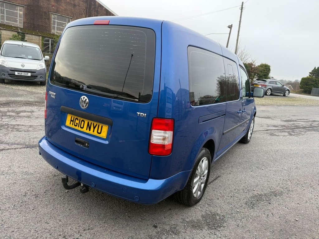 Used Volkswagen Caddy Maxi Life 2010 for sale - 77048946: Photo 5