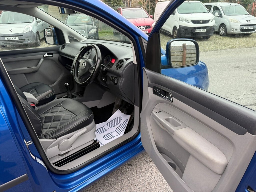 Used Volkswagen Caddy Maxi Life 2010 for sale - 77048946: Photo 9