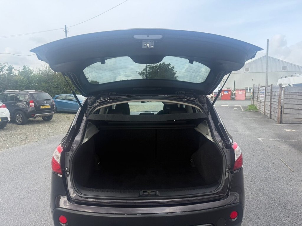 Used Nissan Qashqai 2012 for sale - 75802321: Photo 13