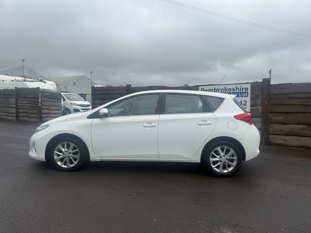Used Toyota Auris 2013 for sale - 75998798: Photo 4