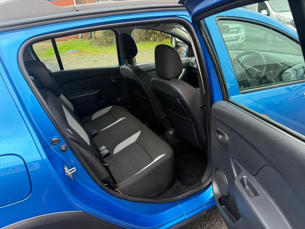 Used Dacia Sandero Stepway 2015 for sale - 76266972: Photo 10