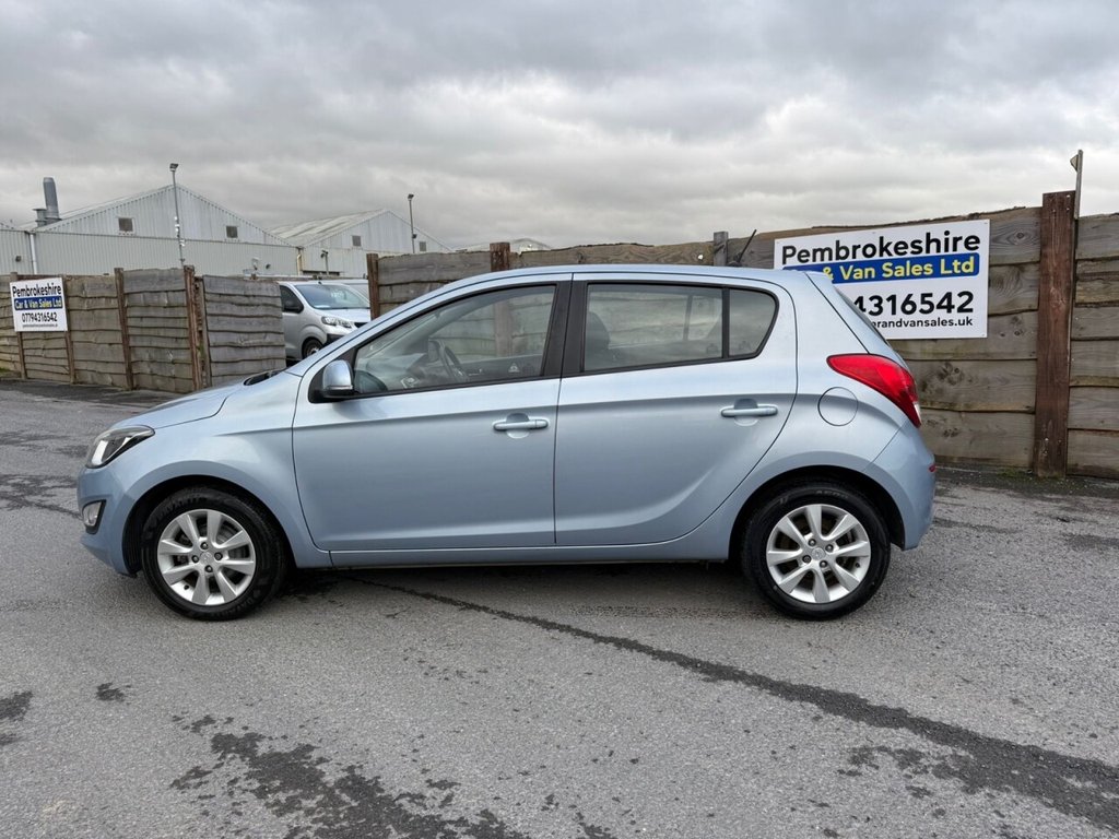 Used Hyundai i20 2014 for sale - 77384161: Photo 4
