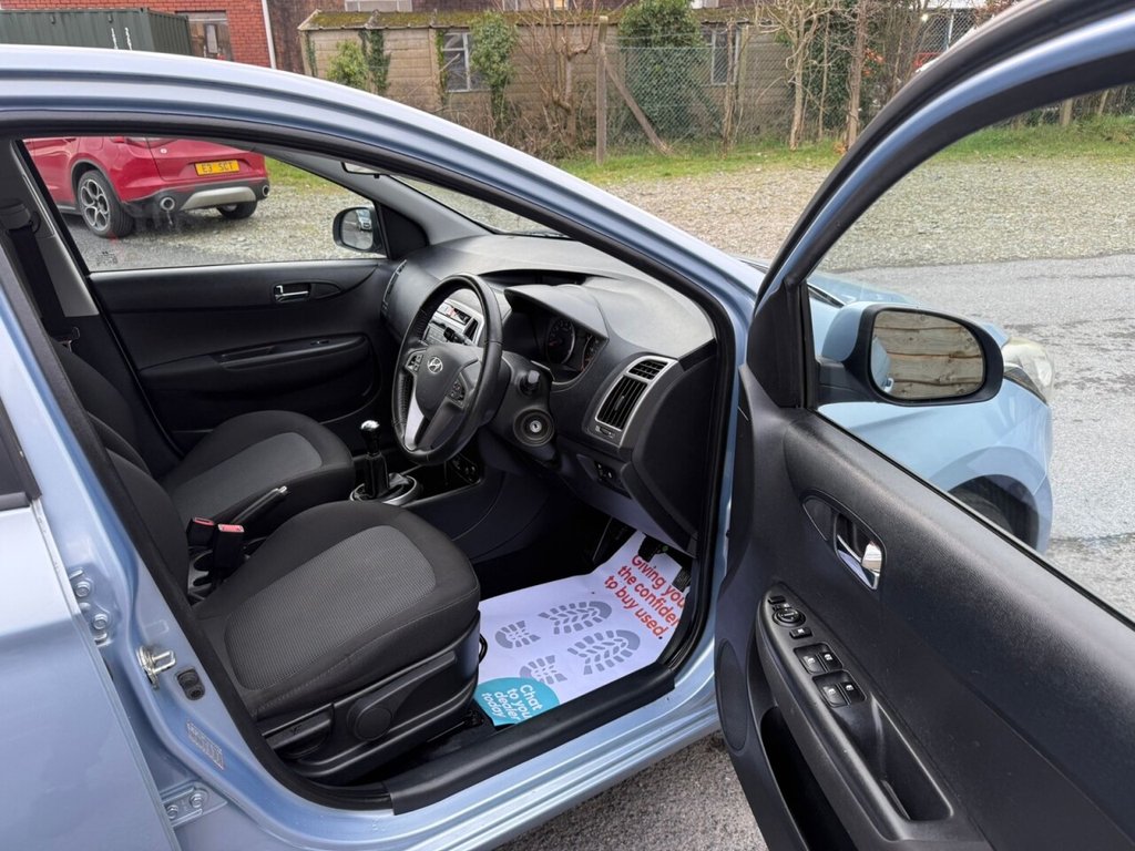 Used Hyundai i20 2014 for sale - 77384161: Photo 9