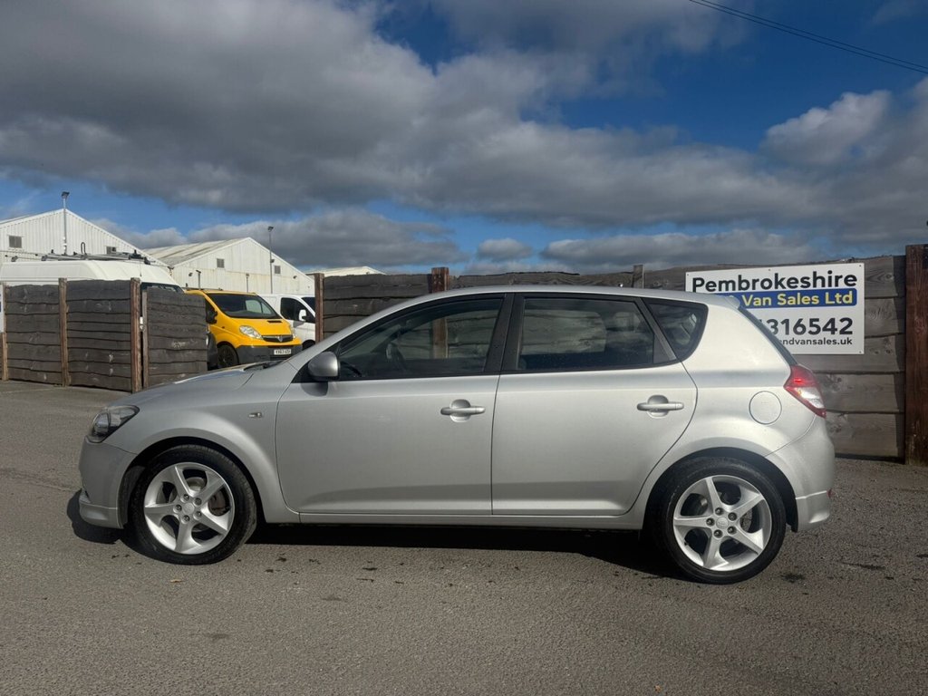 Used Kia Ceed 2010 for sale - 76210724: Photo 4
