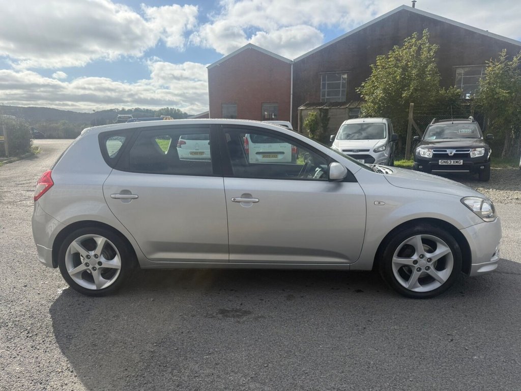 Used Kia Ceed 2010 for sale - 76210724: Photo 8