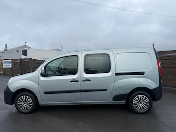 Used Renault Kangoo Maxi 2011 for sale - 77384227: Photo
