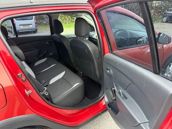 Used Dacia Sandero Stepway 2015 for sale - 76304287: Photo 10