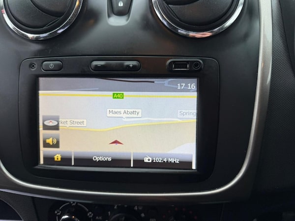 Used Dacia Sandero Stepway 2015 for sale - 76304287: Photo 13
