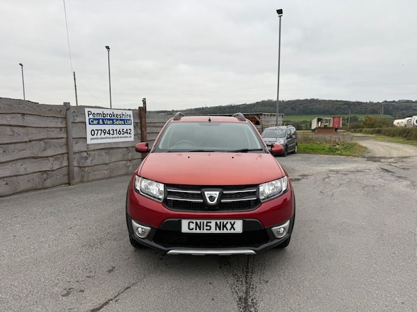 Used Dacia Sandero Stepway 2015 for sale - 76304287: Photo 2