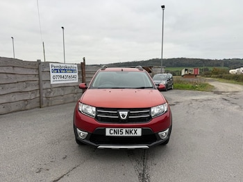 Used Dacia Sandero Stepway 2015 for sale - 76304287: Photo 2