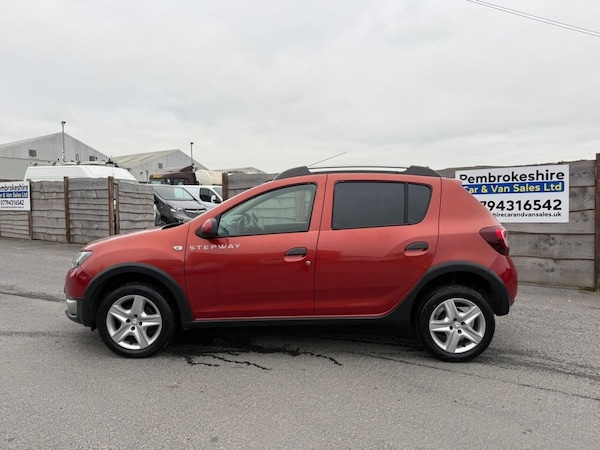Used Dacia Sandero Stepway 2015 for sale - 76304287: Photo 4