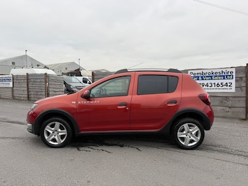 Used Dacia Sandero Stepway 2015 for sale - 76304287: Photo 4
