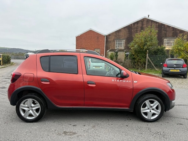 Used Dacia Sandero Stepway 2015 for sale - 76304287: Photo 8