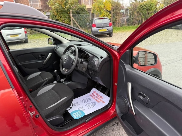 Used Dacia Sandero Stepway 2015 for sale - 76304287: Photo 9