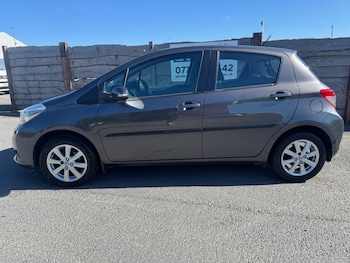 Used Toyota Yaris 2013 for sale - 75653659: Photo
