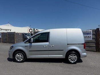 Used Volkswagen Caddy 2017 for sale - 79072276: Photo