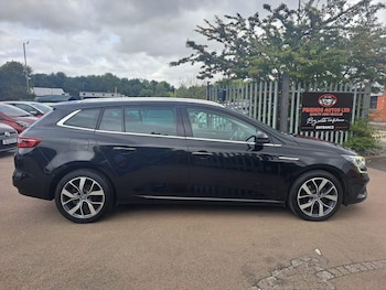 Used Renault Megane 2017 for sale - 75781760: Photo