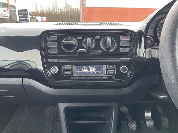 Used Volkswagen up! 2015 for sale - 75246365: Photo 26