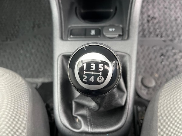 Used Volkswagen up! 2015 for sale - 75246365: Photo 31