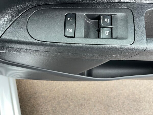 Used Volkswagen up! 2015 for sale - 75246365: Photo 37