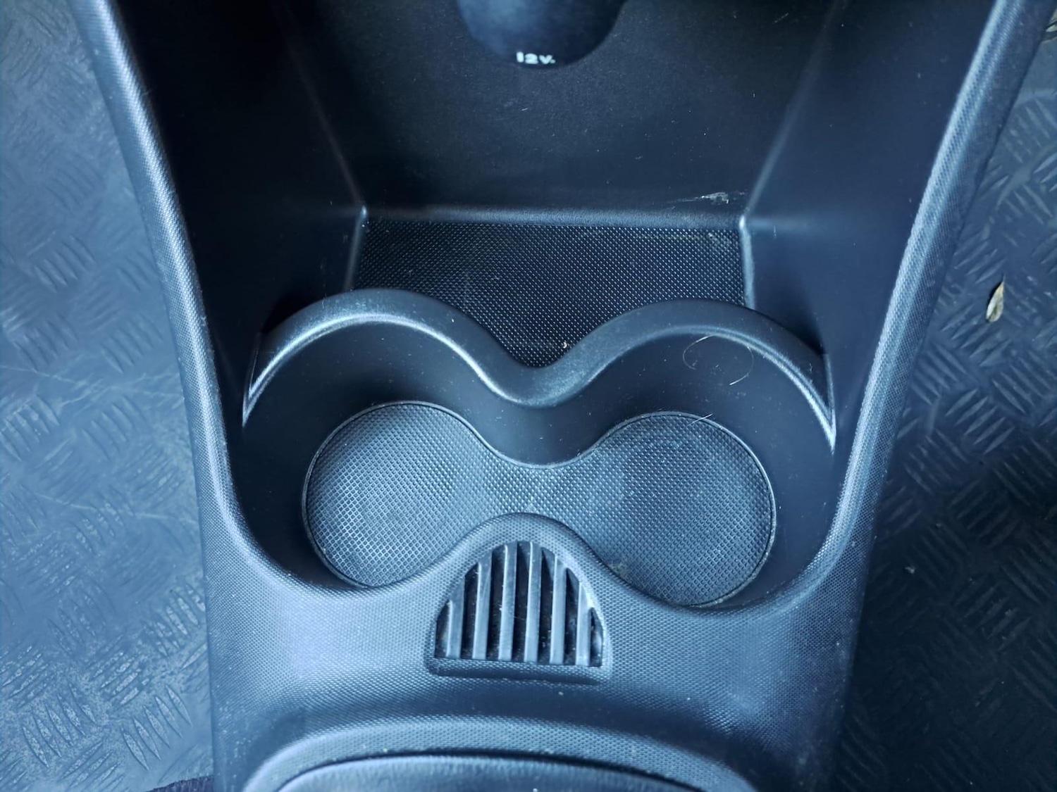 Used Peugeot 107 2014 for sale - 77097372: Photo 37