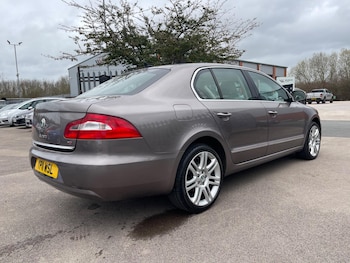 Used Skoda Superb 2010 for sale - 77709575: Photo