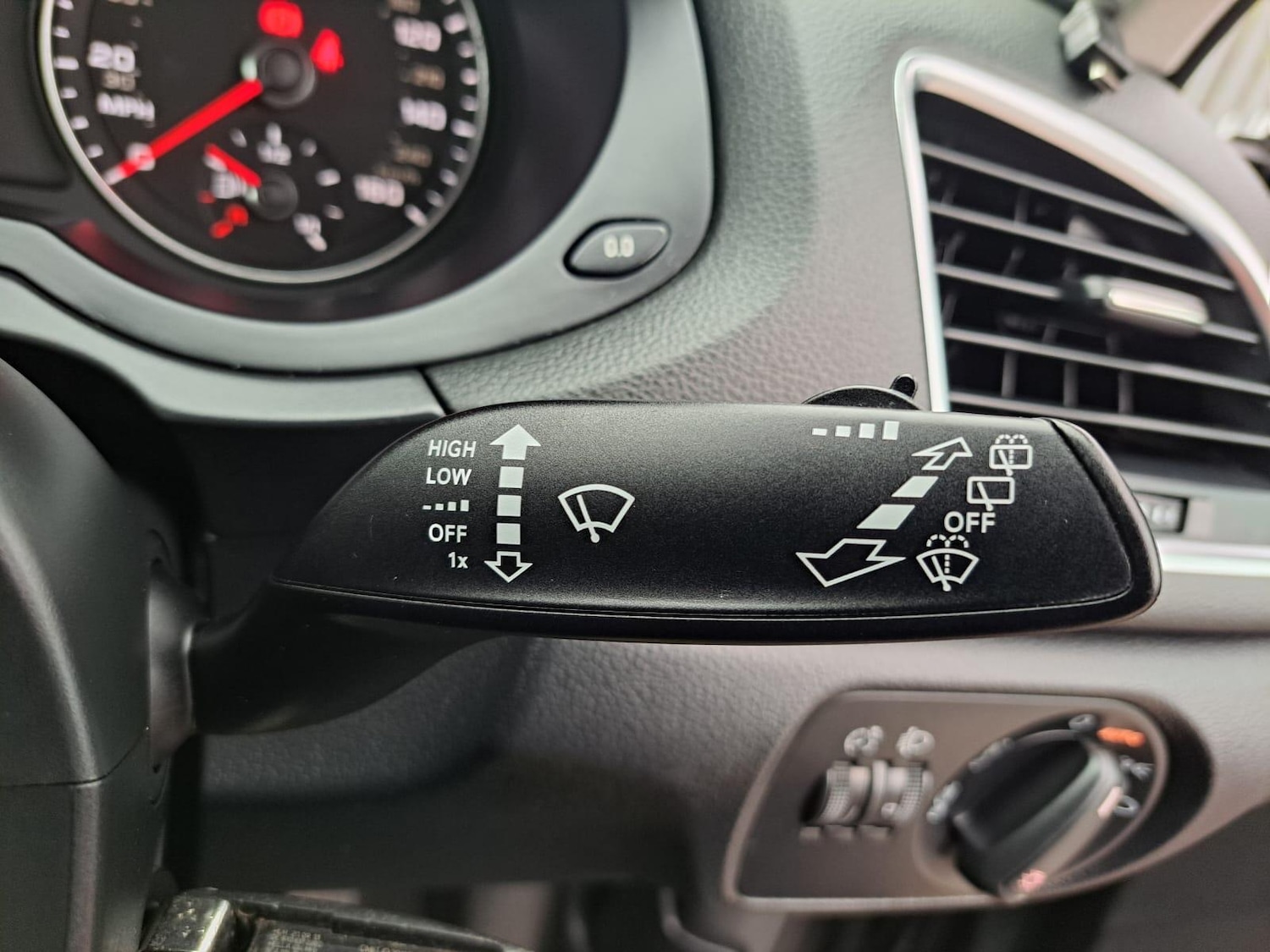 Used Audi Q3 2013 for sale - 76337155: Photo 26