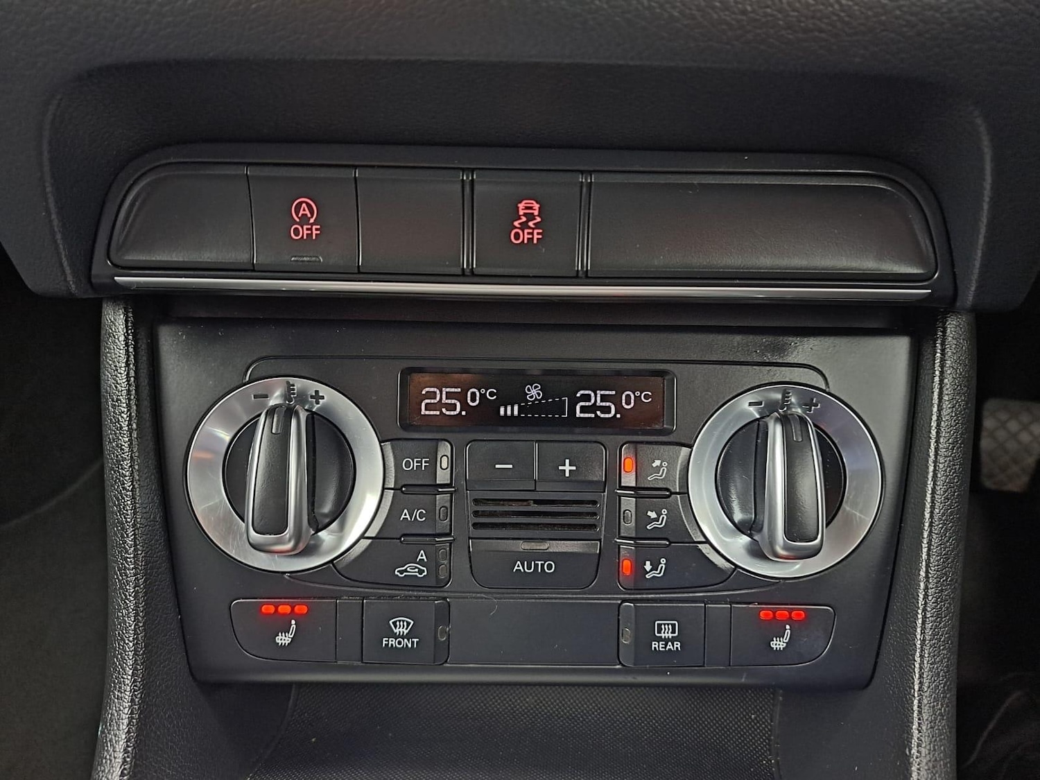 Used Audi Q3 2013 for sale - 76337155: Photo 41