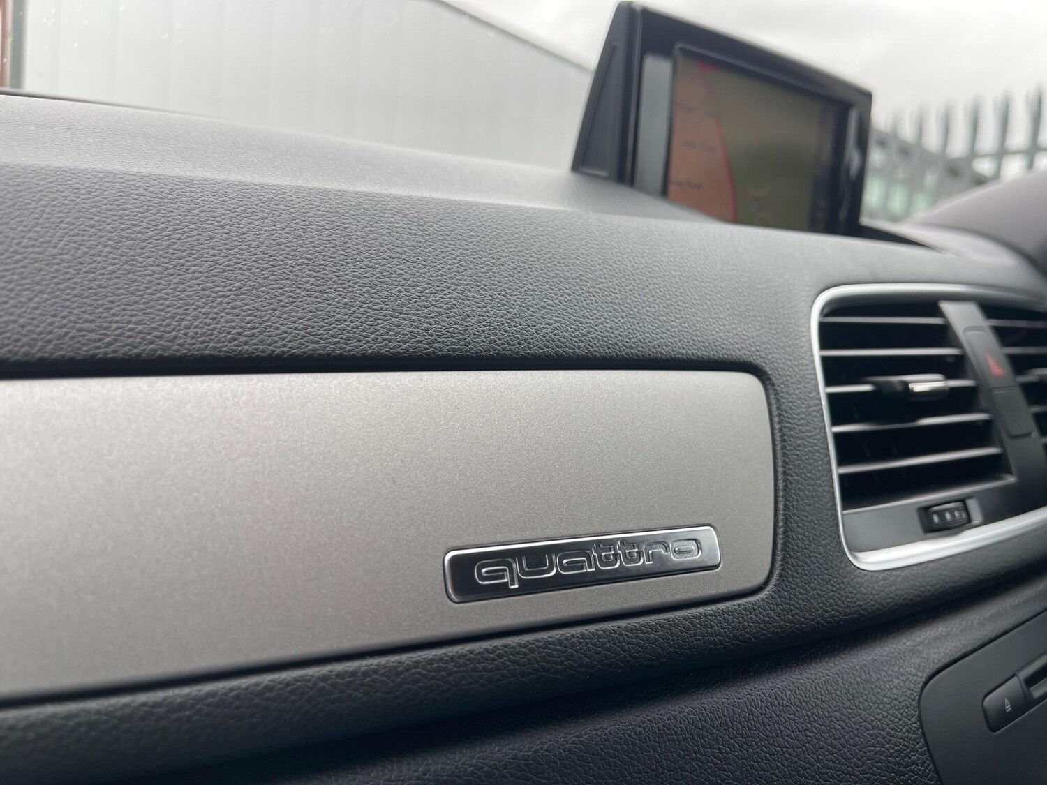 Used Audi Q3 2013 for sale - 76337155: Photo 42
