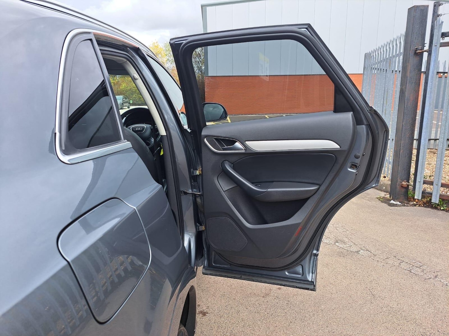 Used Audi Q3 2013 for sale - 76337155: Photo 50