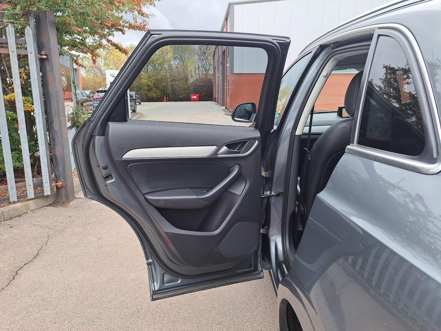 Used Audi Q3 2013 for sale - 76337155: Photo 57