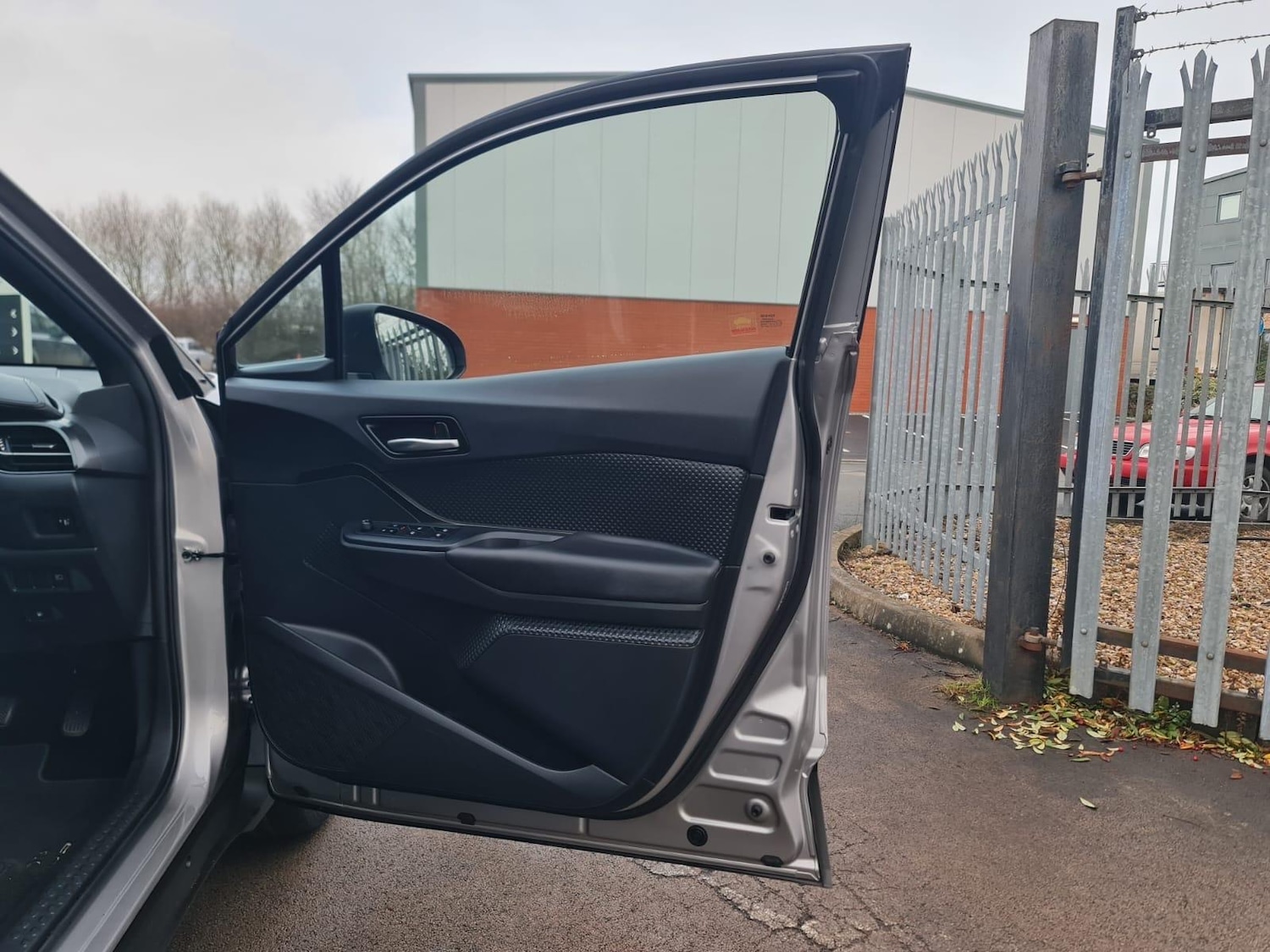 Used Toyota C-HR for sale - 76995161: Photo 61