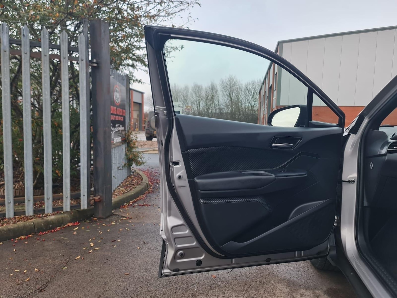 Used Toyota C-HR for sale - 76995161: Photo 68