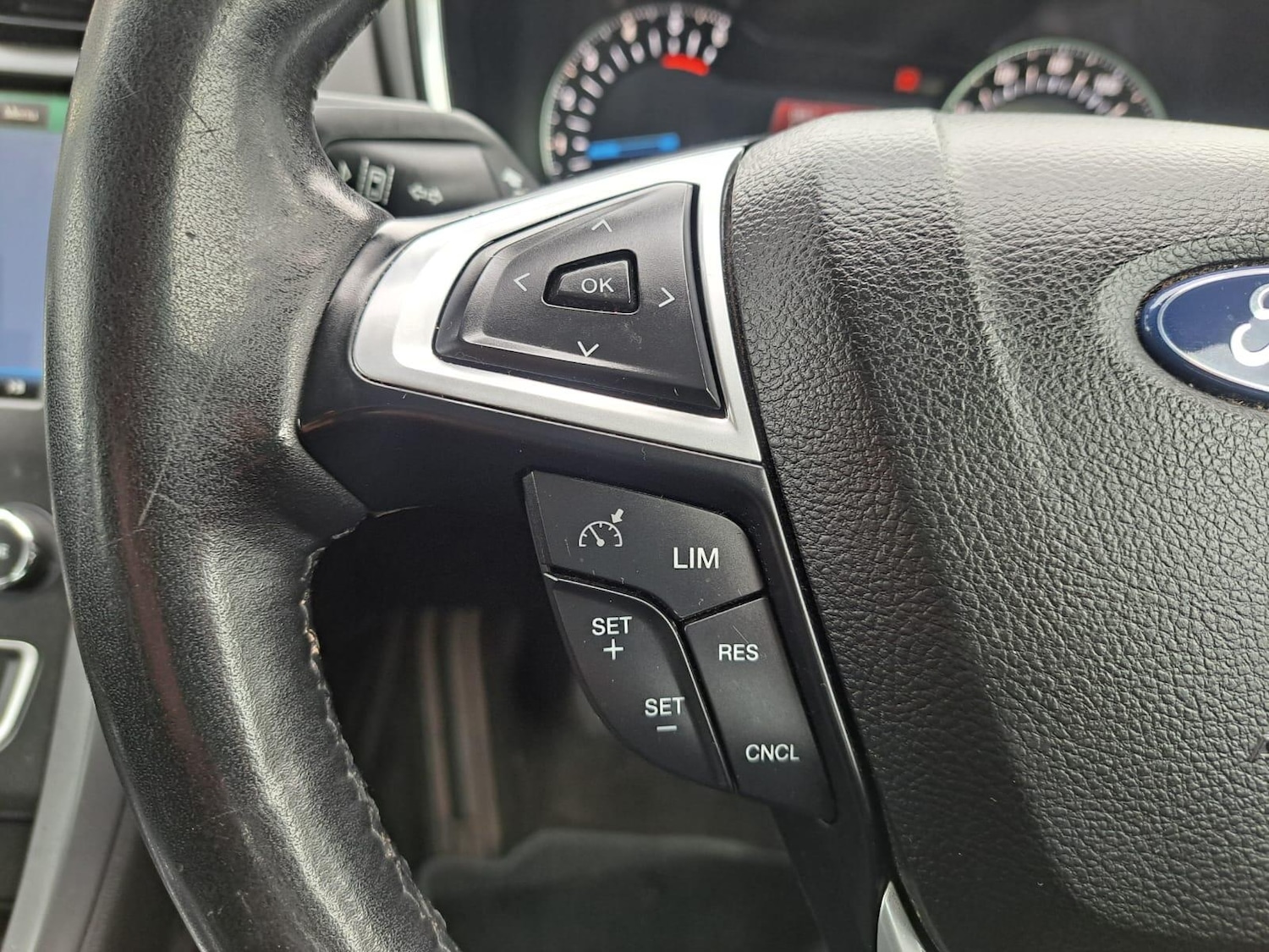 Used Ford Mondeo 2015 for sale - 76832929: Photo 24