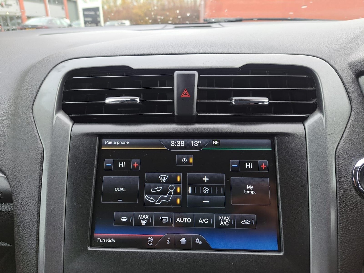 Used Ford Mondeo 2015 for sale - 76832929: Photo 31