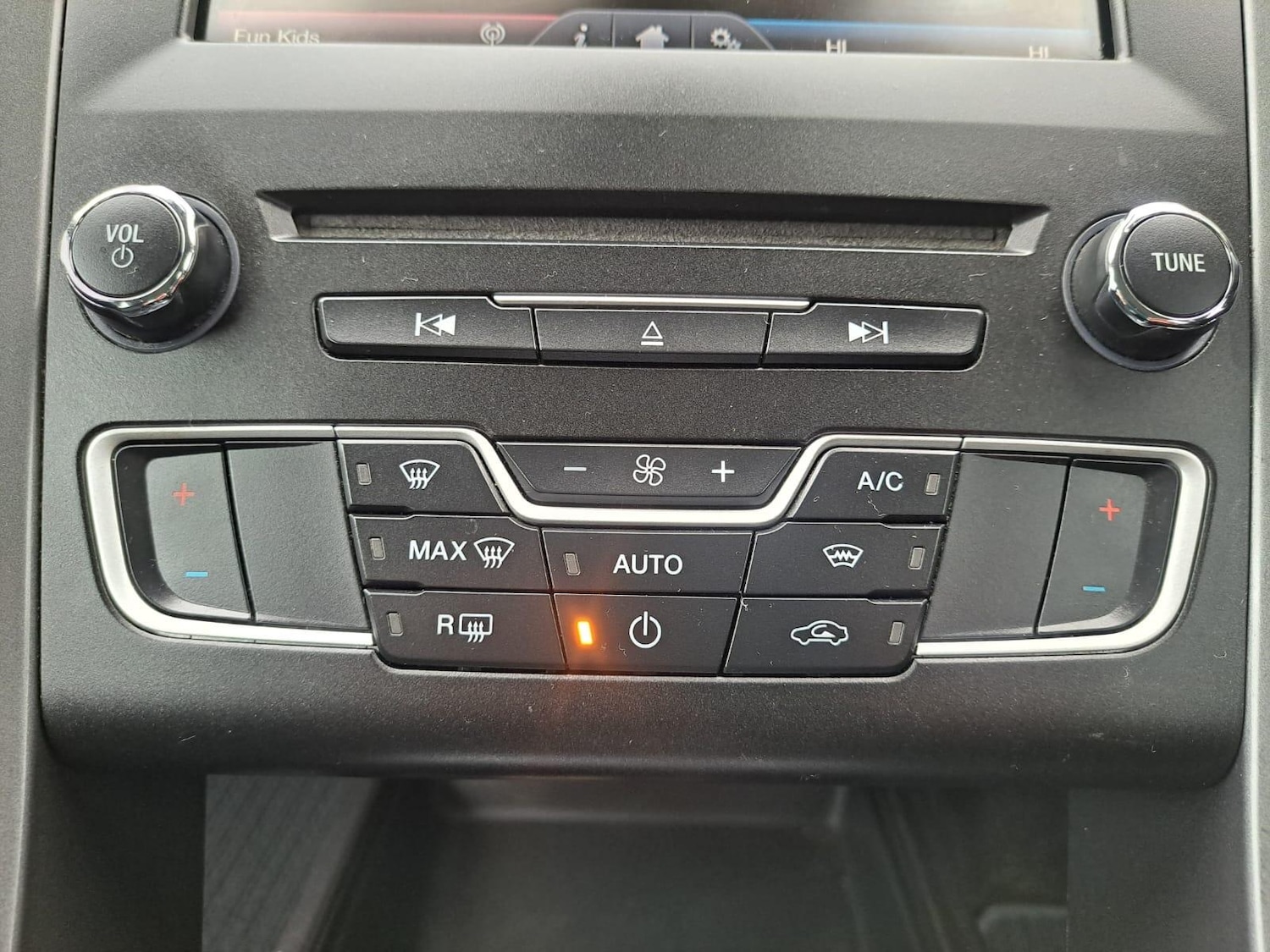 Used Ford Mondeo 2015 for sale - 76832929: Photo 41