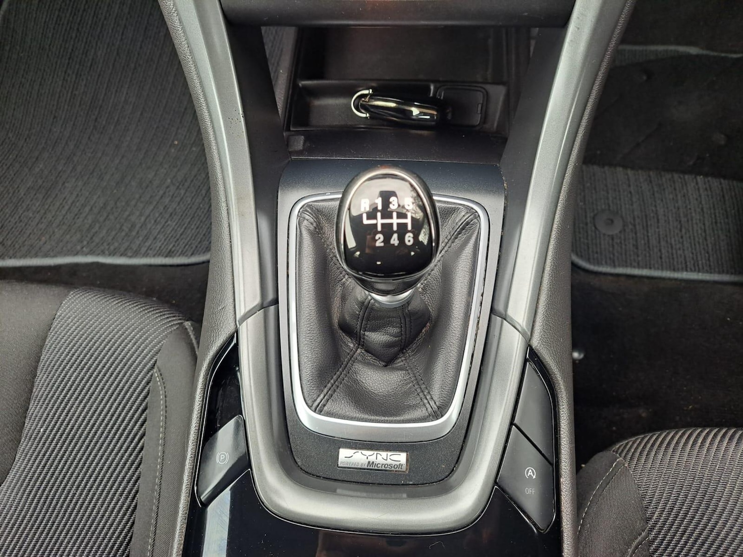 Used Ford Mondeo 2015 for sale - 76832929: Photo 42