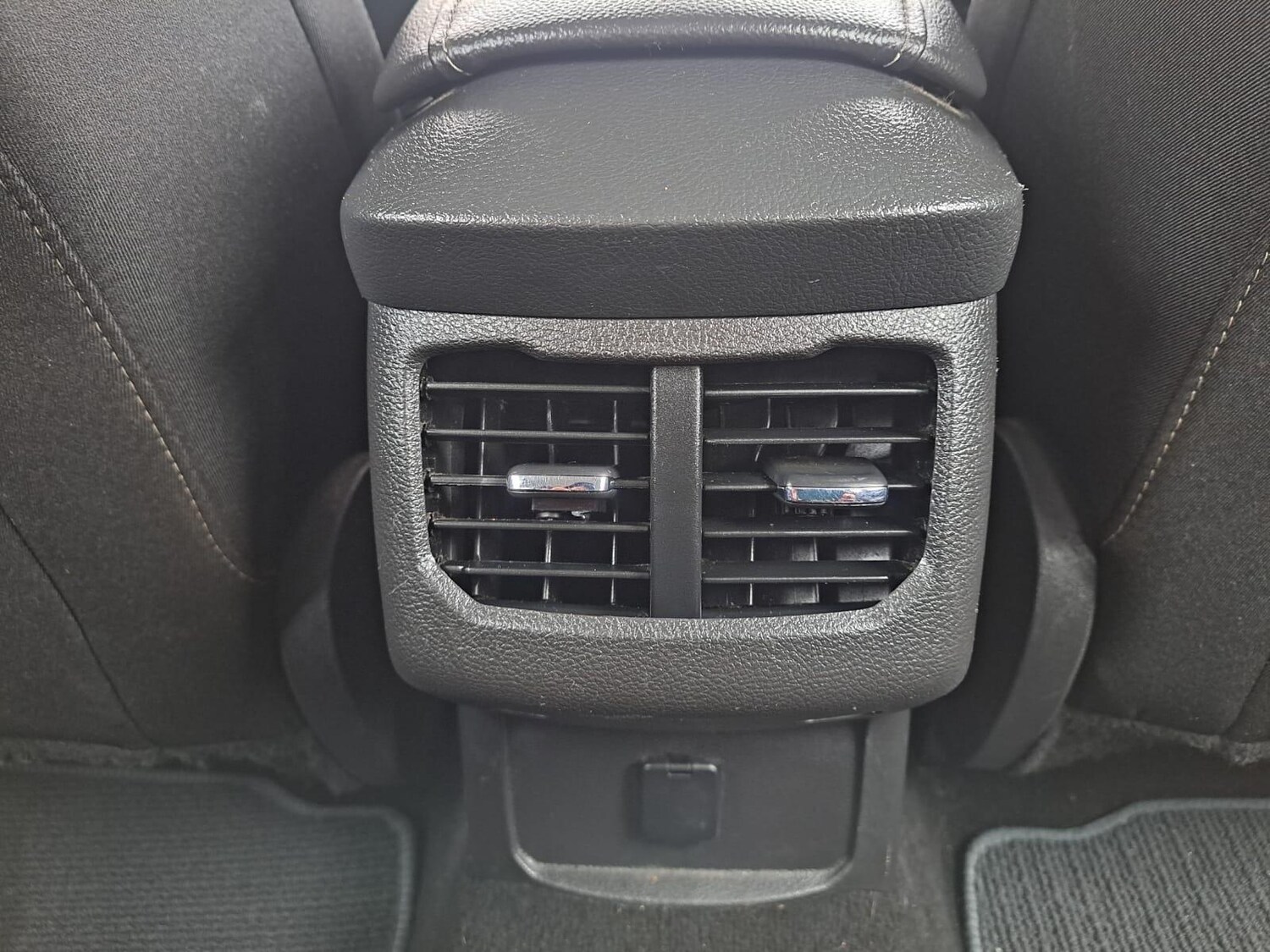 Used Ford Mondeo 2015 for sale - 76832929: Photo 44