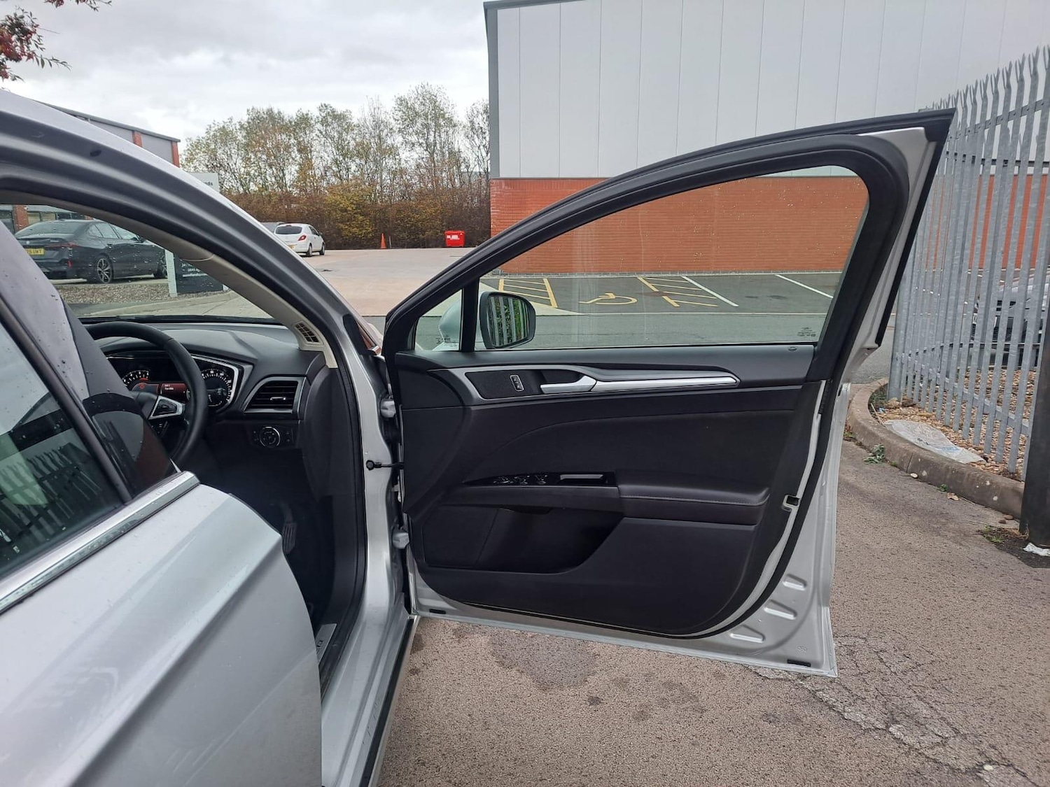 Used Ford Mondeo 2015 for sale - 76832929: Photo 49