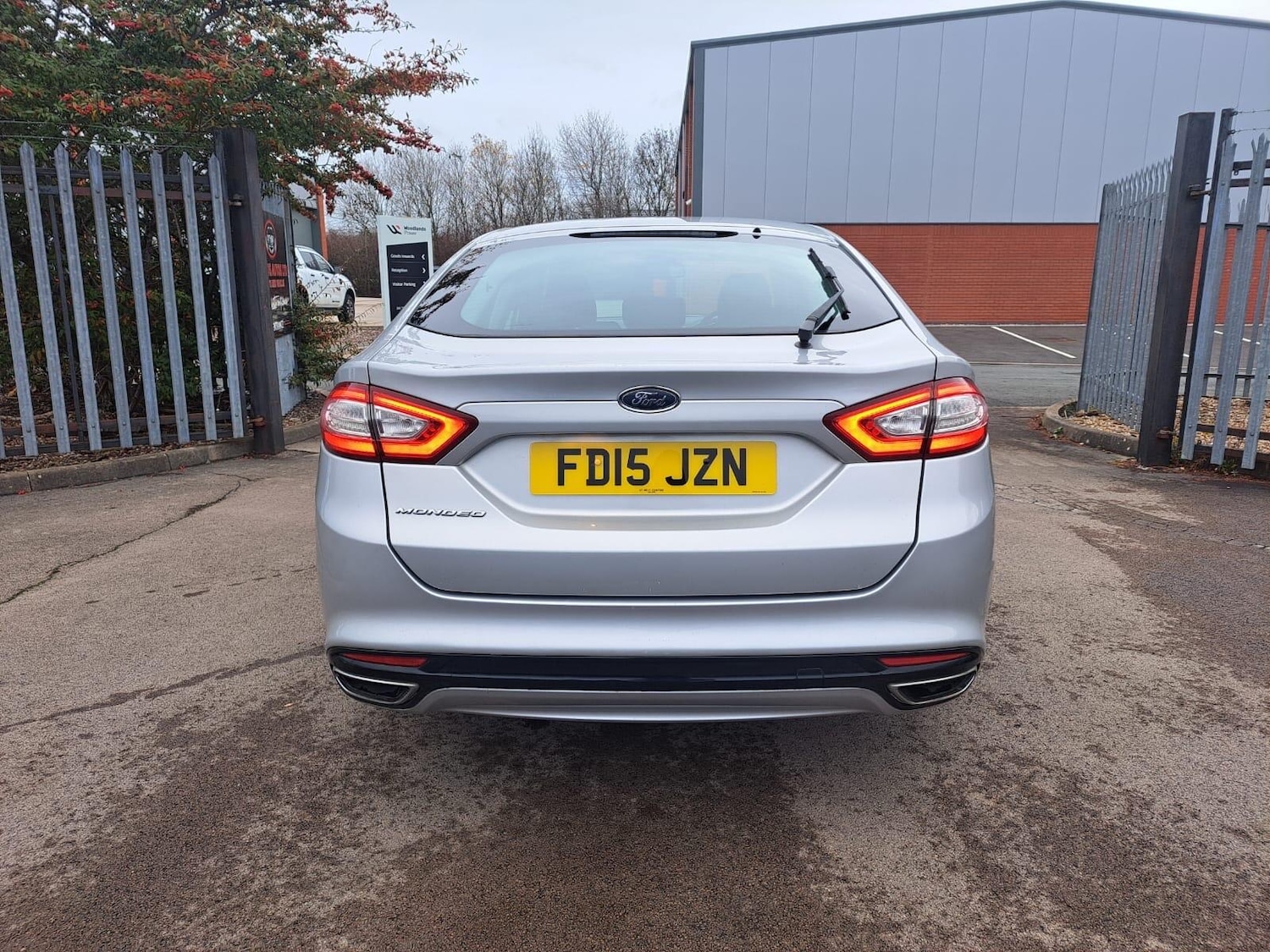 Used Ford Mondeo 2015 for sale - 76832929: Photo 5