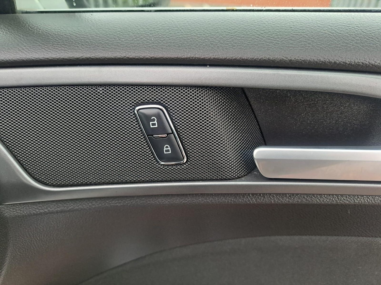 Used Ford Mondeo 2015 for sale - 76832929: Photo 50