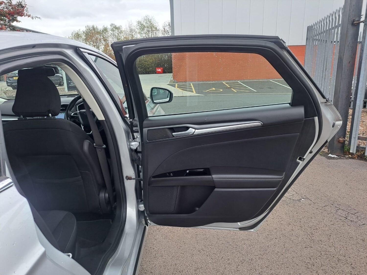 Used Ford Mondeo 2015 for sale - 76832929: Photo 53