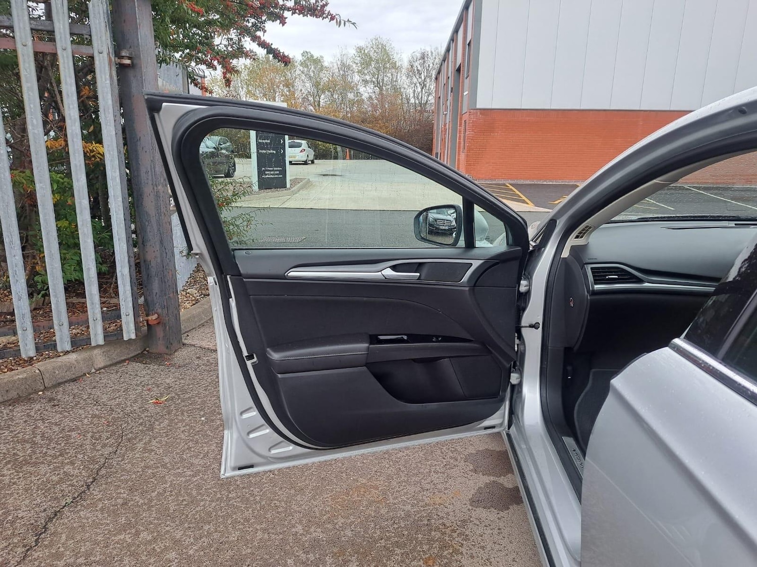 Used Ford Mondeo 2015 for sale - 76832929: Photo 61