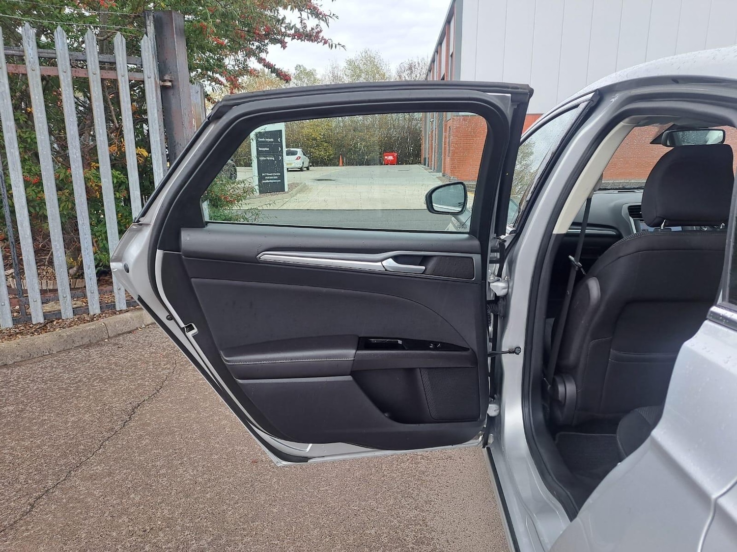 Used Ford Mondeo 2015 for sale - 76832929: Photo 63