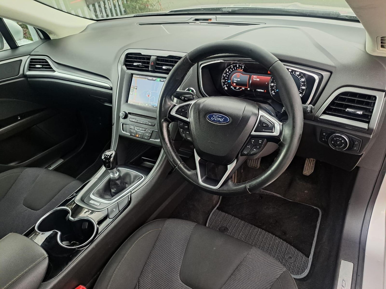 Used Ford Mondeo 2015 for sale - 76832929: Photo 9