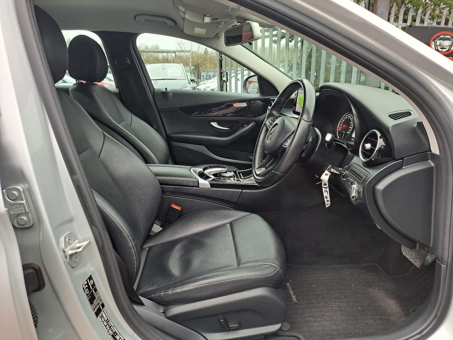 Used Mercedes-Benz C Class 2015 for sale - 77057543: Photo 10