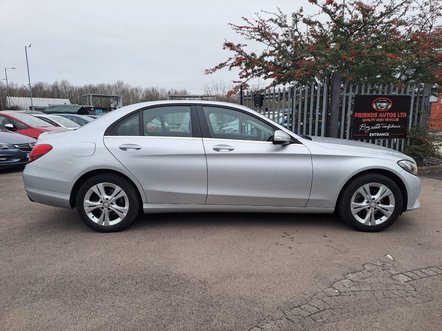 Used Mercedes-Benz C Class 2015 for sale - 77057543: Photo 3