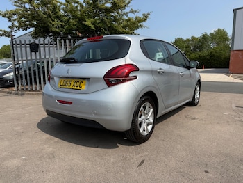 Used Peugeot 208 2015 for sale - 79269150: Photo