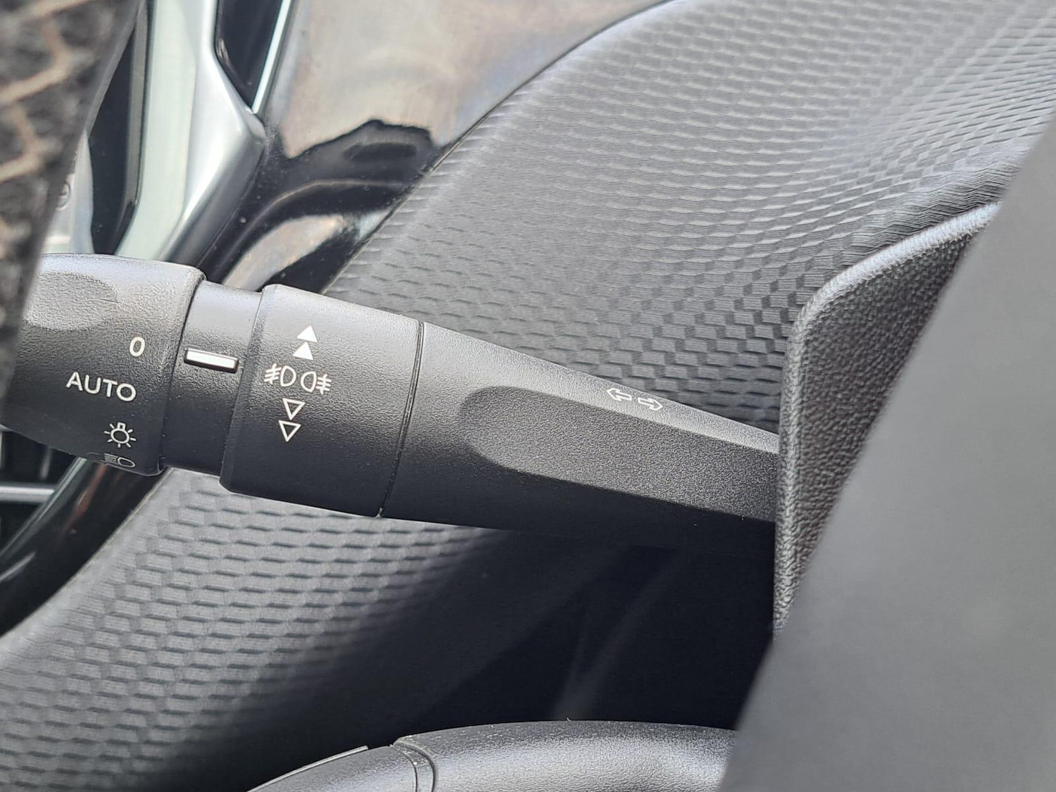 Used Peugeot 2008 2013 for sale - 76371542: Photo 32