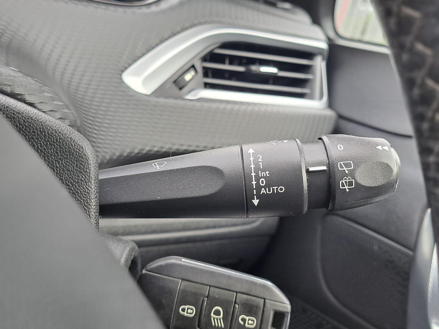 Used Peugeot 2008 2013 for sale - 76371542: Photo 34